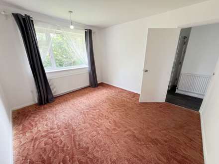Canterbury Close, Luton, Image 6