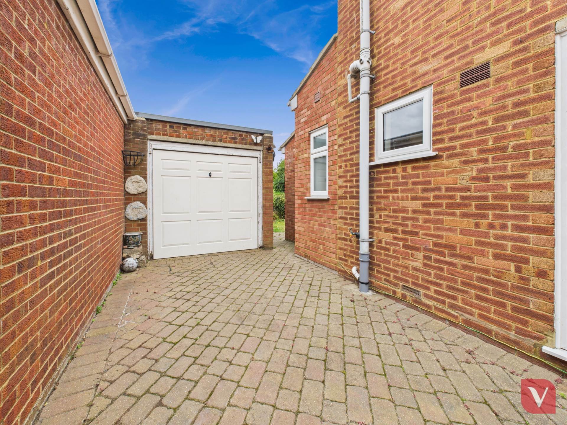 Torquay Drive, Luton, Image 18