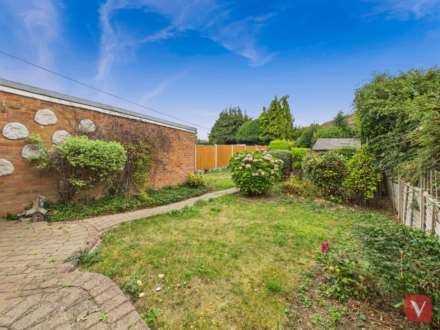 Torquay Drive, Luton, Image 10