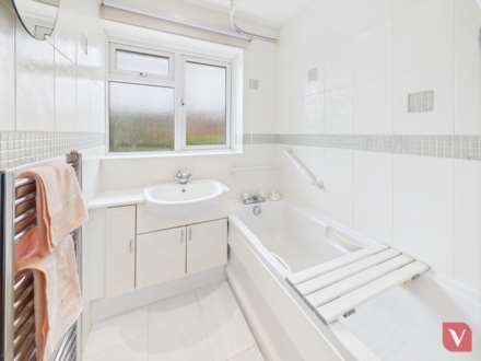 Torquay Drive, Luton, Image 11