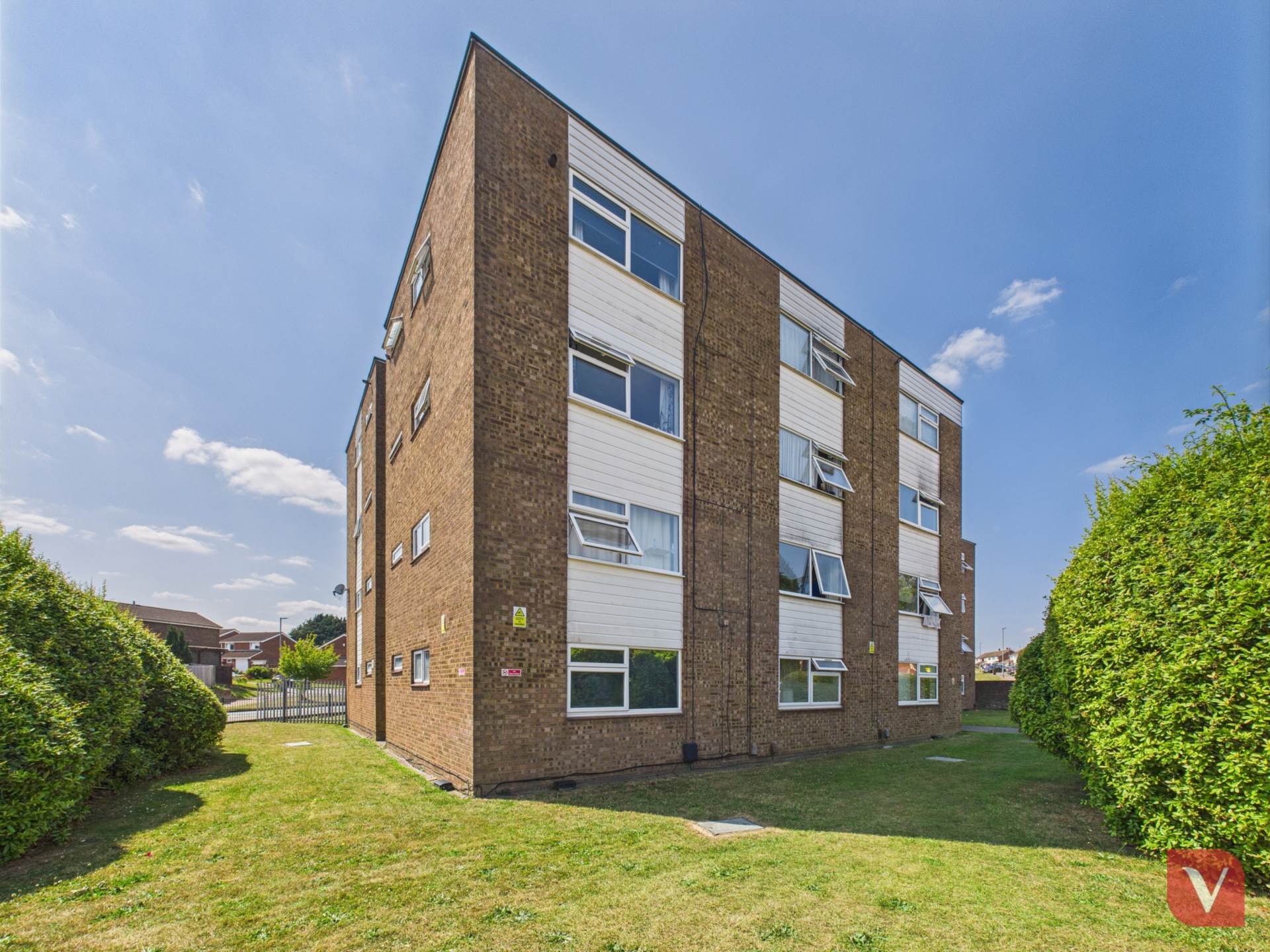 Handcross Road, Luton, Image 1