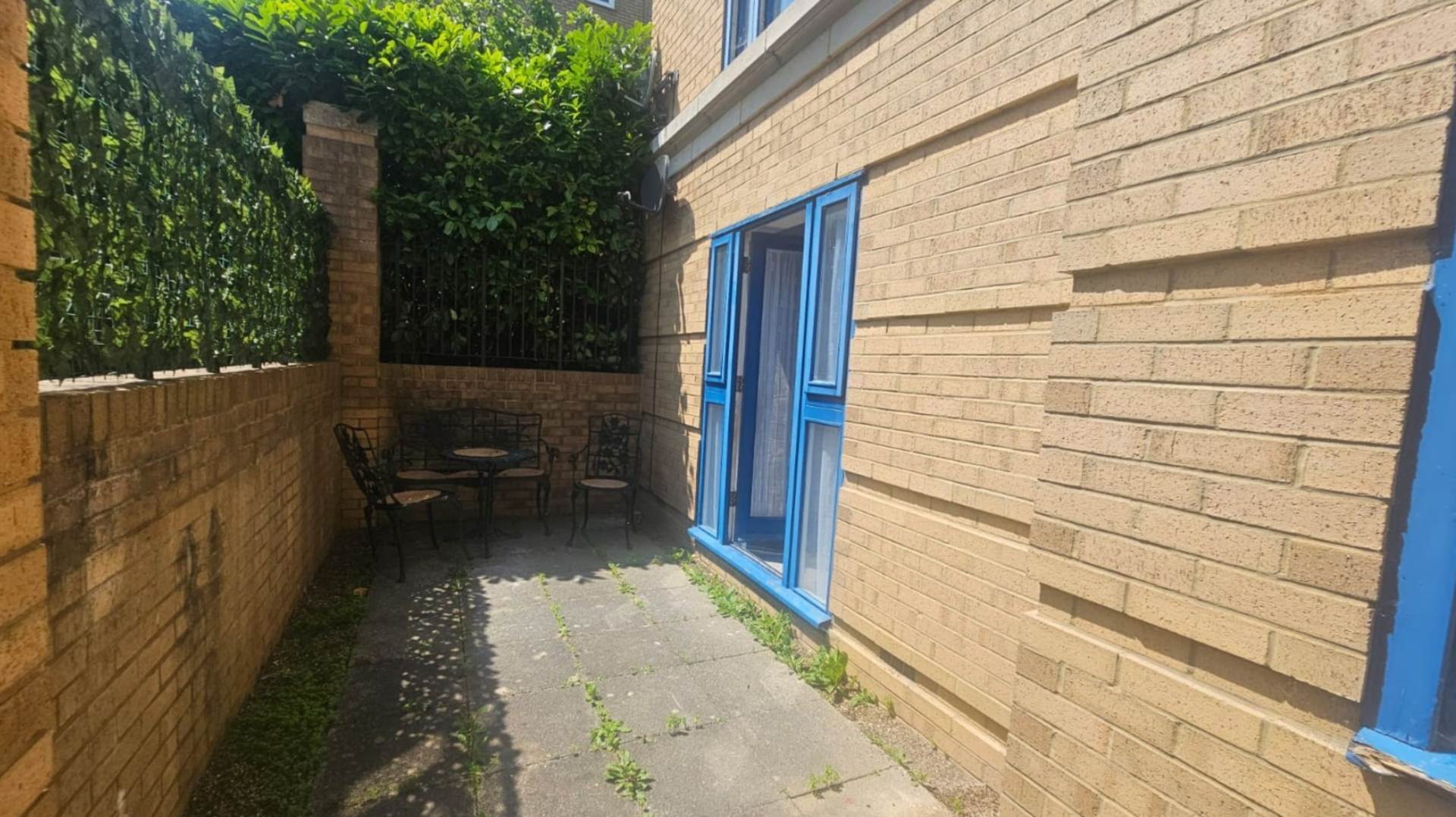North Row, Milton Keynes, Image 10