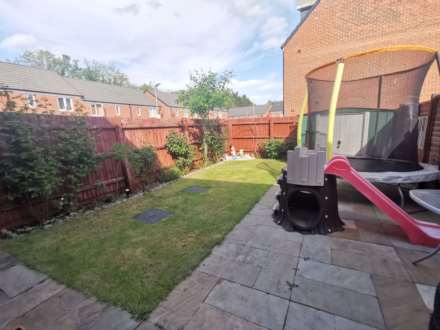 Guardian Way, Luton, Image 11