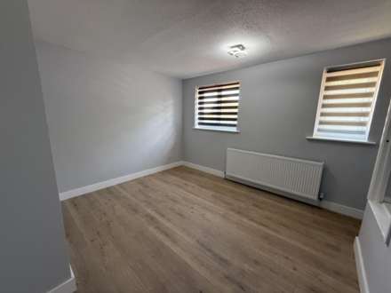 Brussels Way, LU3, Image 6