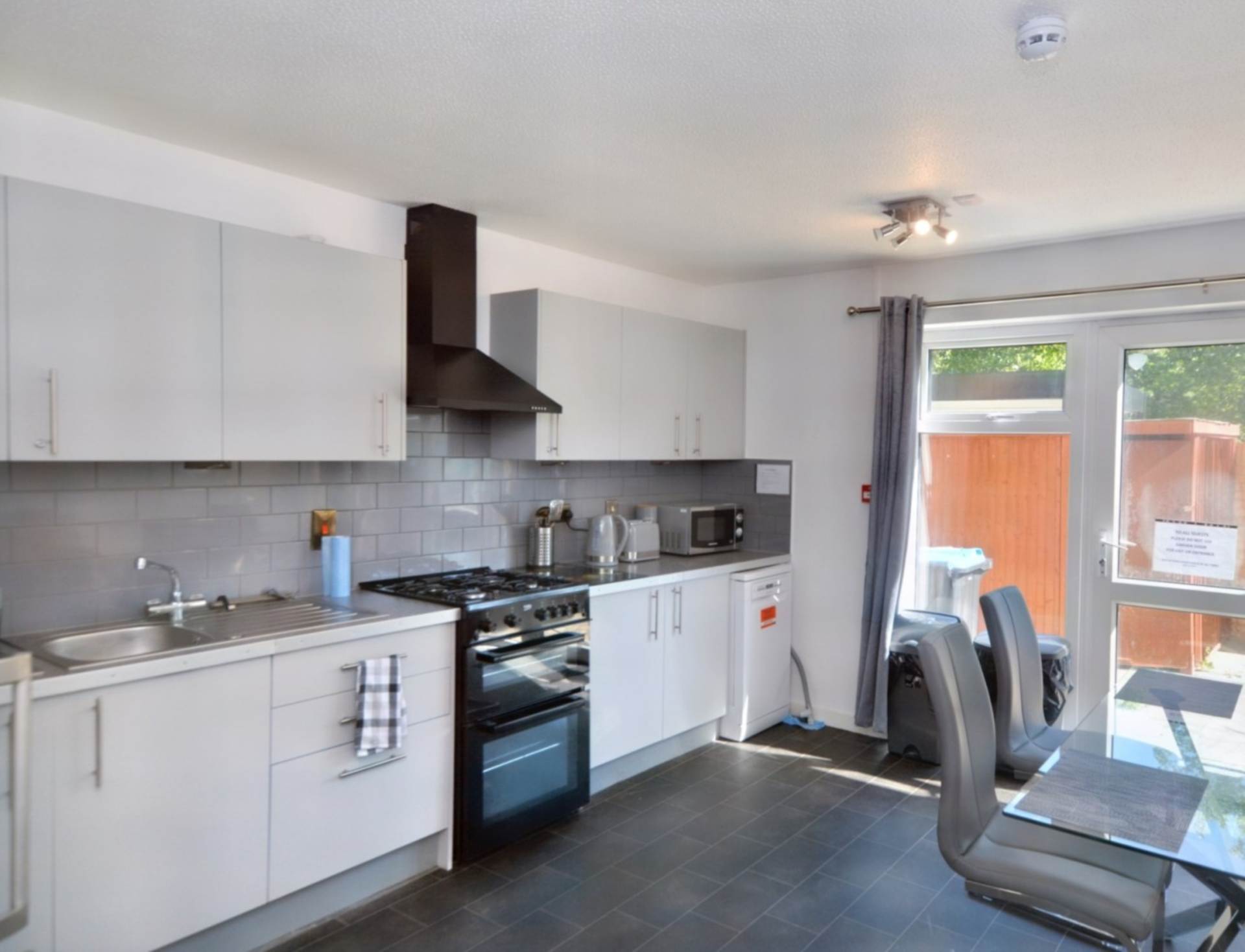 South Ninth Street, Central Milton Keynes, Image 3