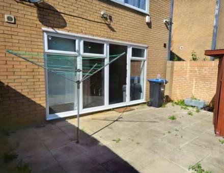 South Ninth Street, Central Milton Keynes, Image 7