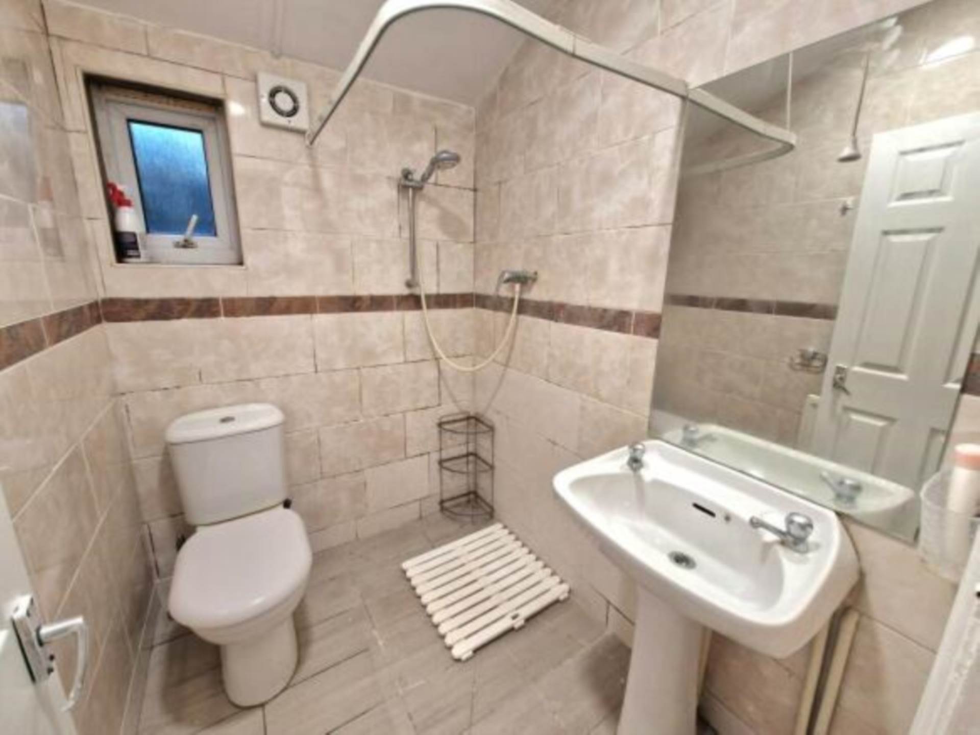 Tavistock Crescent, Luton, Image 7