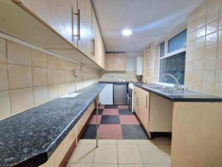 Tavistock Crescent, Luton, Image 3