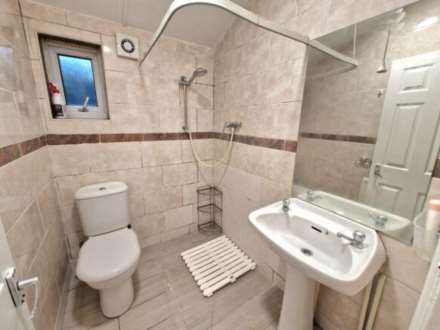 Tavistock Crescent, Luton, Image 7