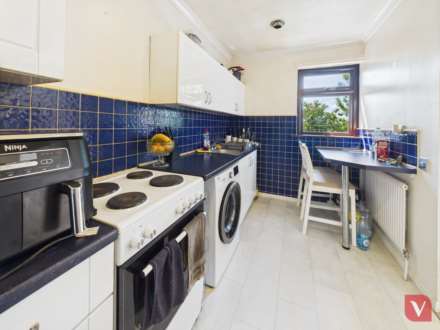 Church Road, Luton, Image 7