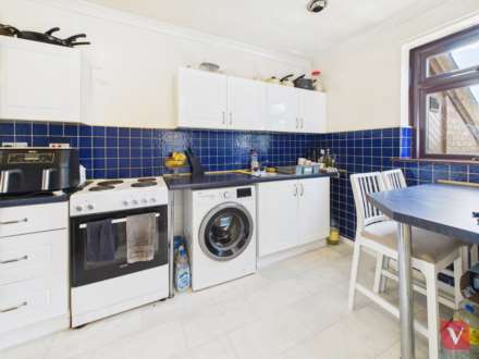 Church Road, Luton, Image 8
