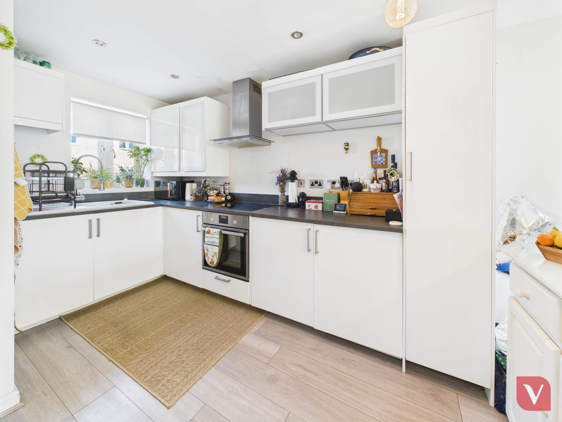 Hutton Close, Luton, Image 5
