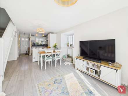 Hutton Close, Luton, Image 3