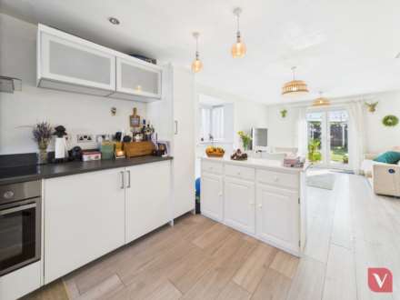 Hutton Close, Luton, Image 4