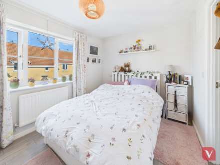 Hutton Close, Luton, Image 8