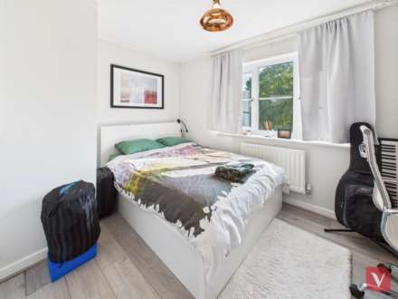 Hutton Close, Luton, Image 9