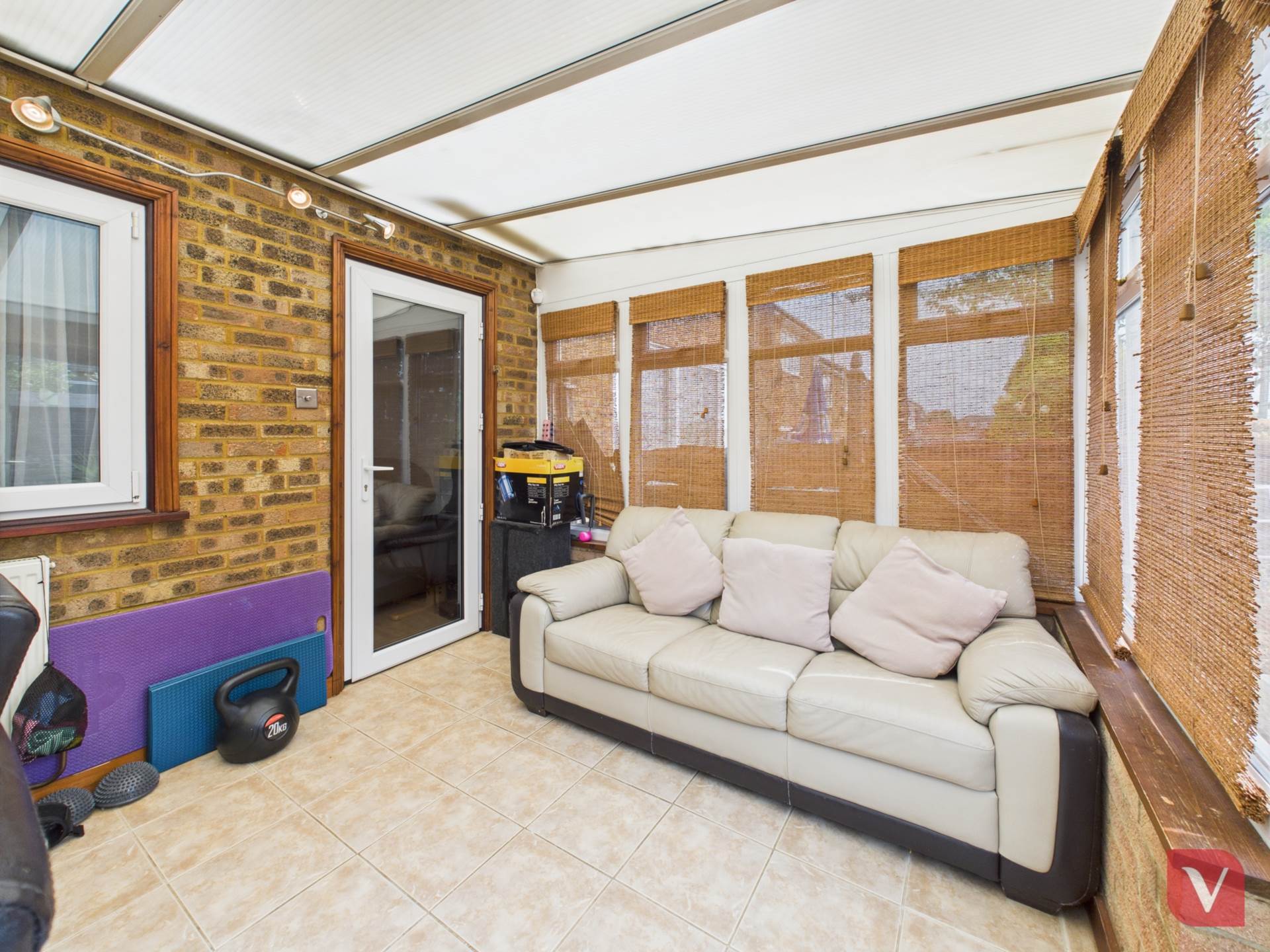 Brussels Way, Luton, Image 10