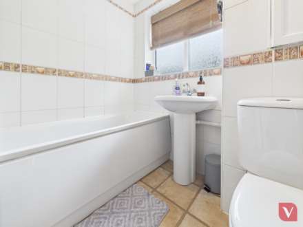 Brussels Way, Luton, Image 13