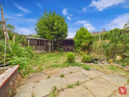 Brussels Way, Luton, Image 16