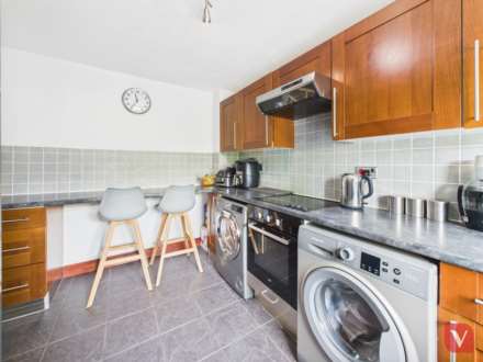 Brussels Way, Luton, Image 4