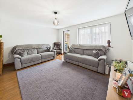 Brussels Way, Luton, Image 7
