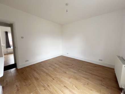 Butlin Road, Luton, Image 8