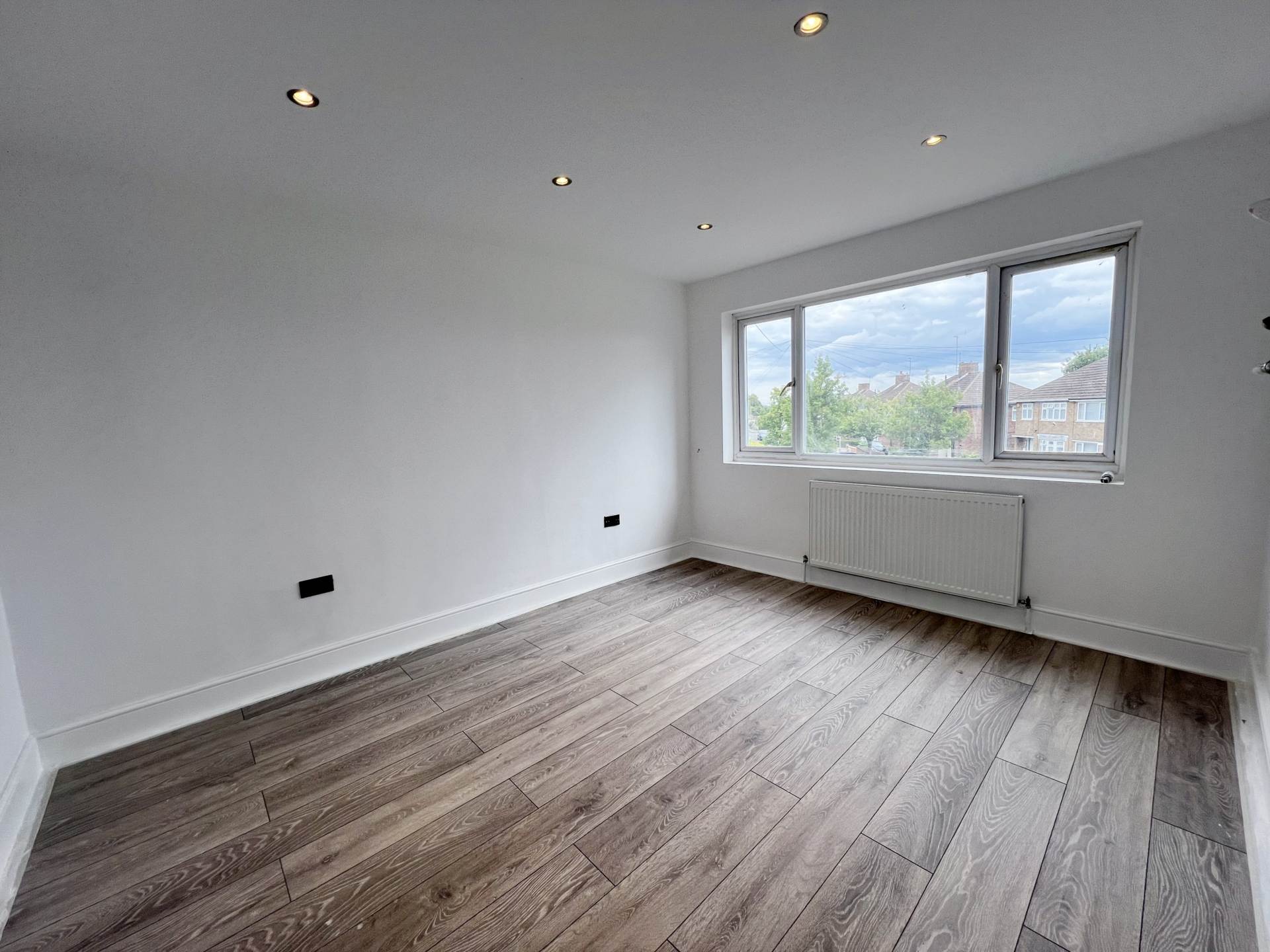 Cranbrook Drive, Luton, Image 5