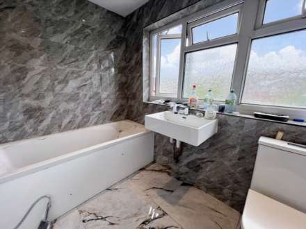 Cranbrook Drive, Luton, Image 10