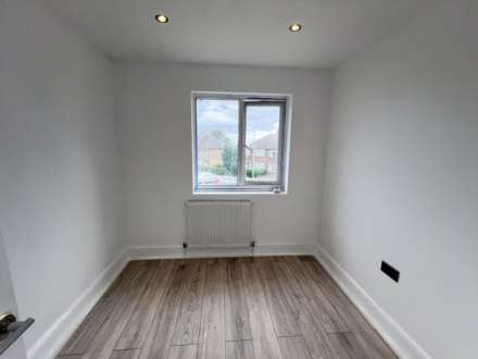 Cranbrook Drive, Luton, Image 11
