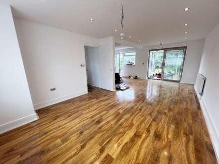 Cranbrook Drive, Luton, Image 3