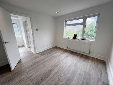 Cranbrook Drive, Luton, Image 6