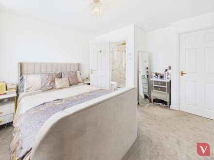 Villiers Close, Luton, Image 19