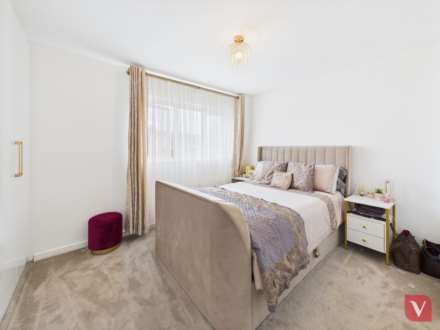 Villiers Close, Luton, Image 20