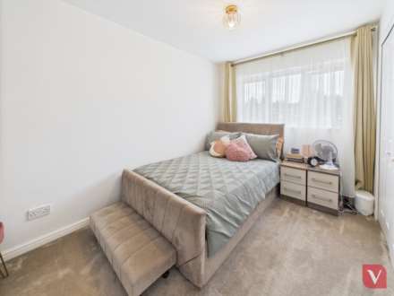 Villiers Close, Luton, Image 21