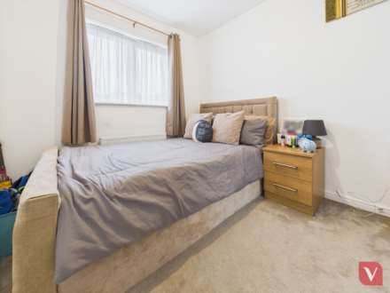 Villiers Close, Luton, Image 22