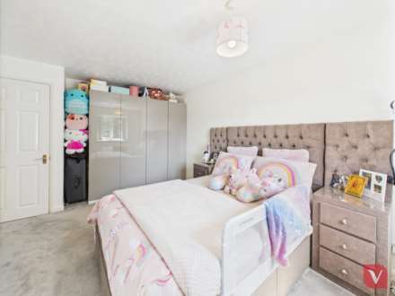 Kirby Drive, Luton, Image 14
