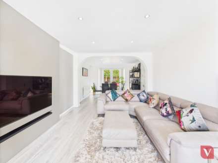 Kirby Drive, Luton, Image 3