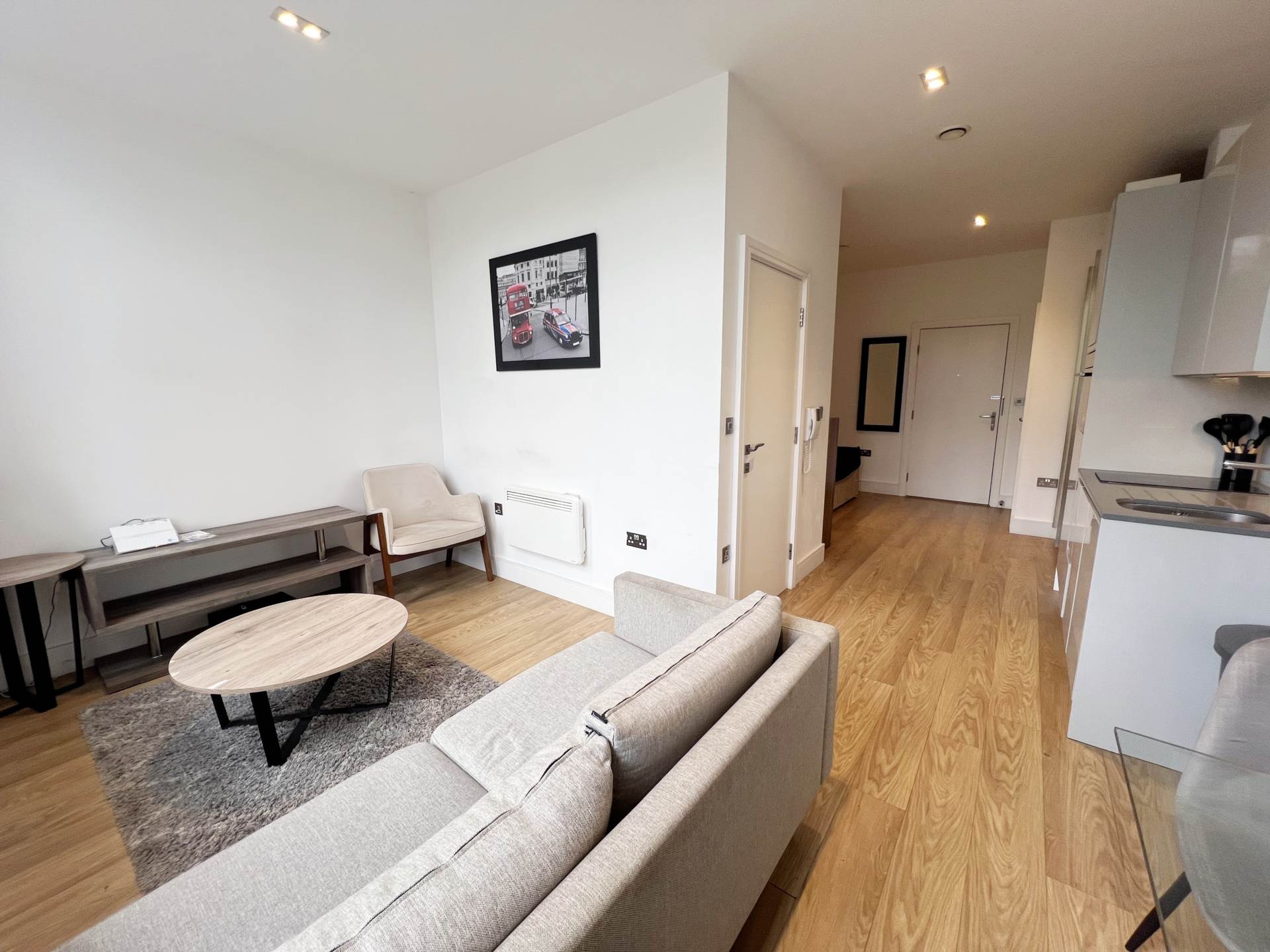 Laporte Way, Luton, Image 3