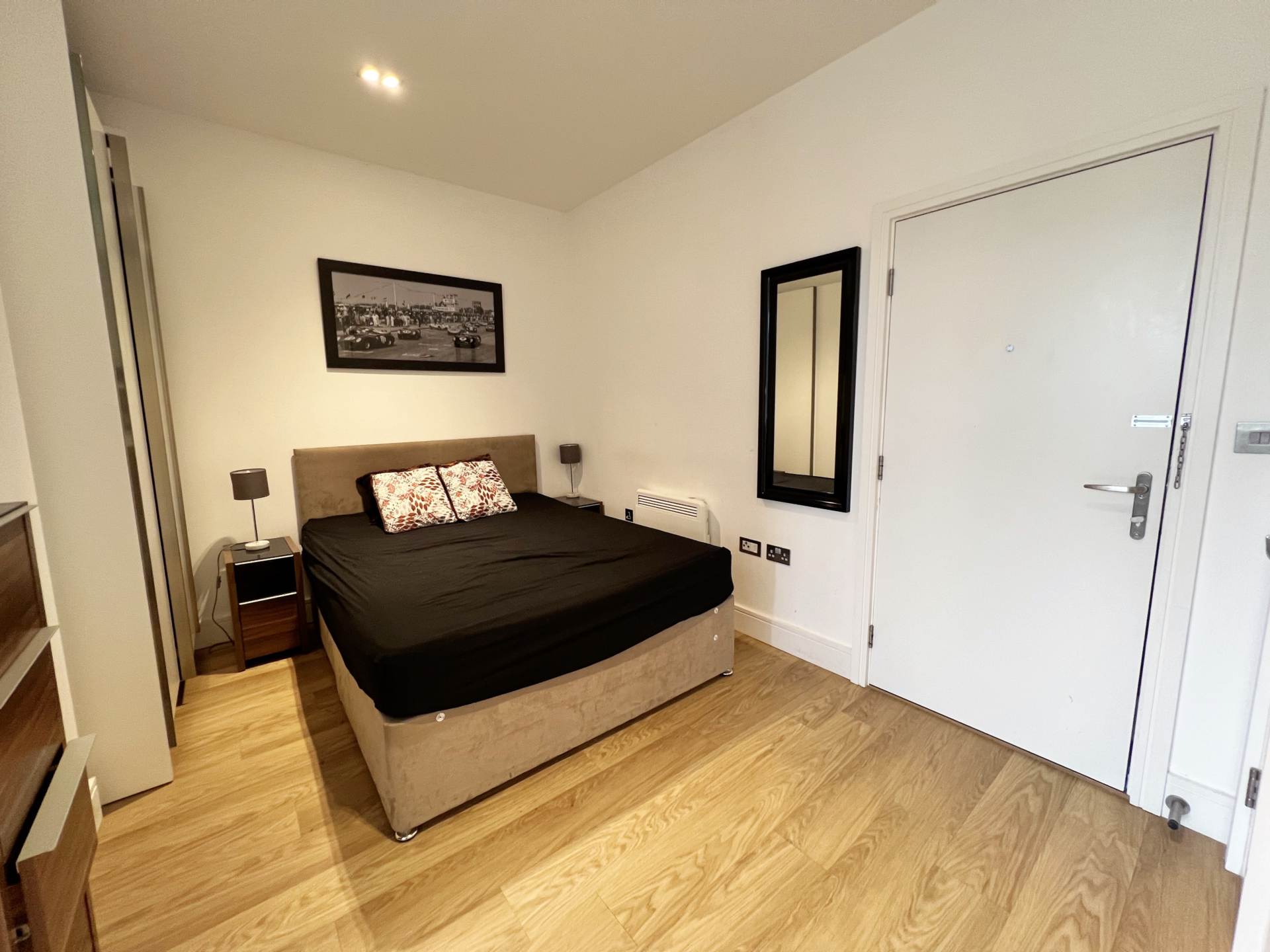 Laporte Way, Luton, Image 7