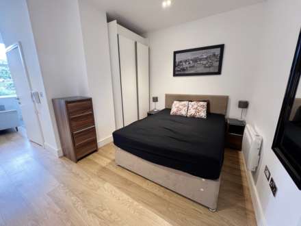 Laporte Way, Luton, Image 8