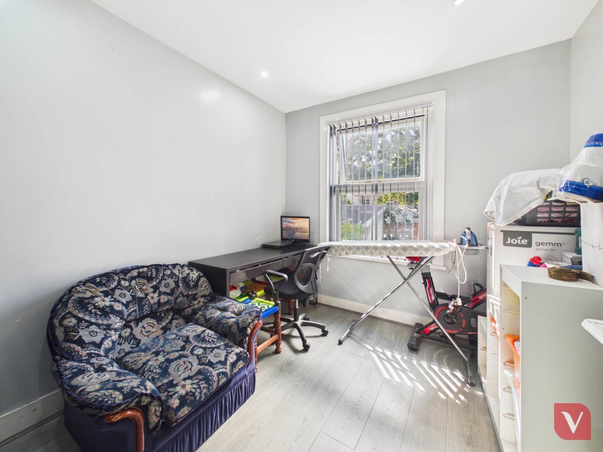 Warwick Road West, Luton, Image 4