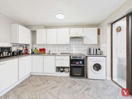 Cleavers Avenue, Conniburrow, Image 11