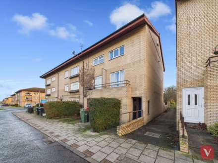 Cleavers Avenue, Conniburrow, Image 5