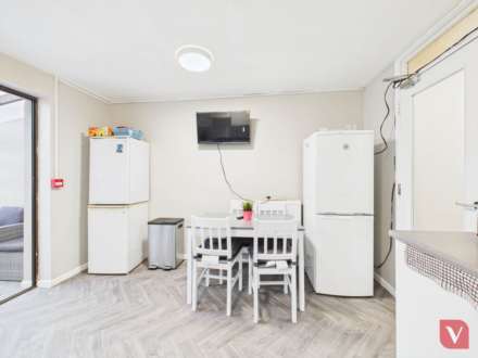 Cleavers Avenue, Conniburrow, Image 9