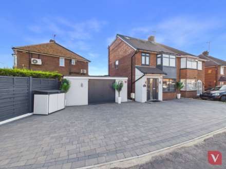 Sundown Avenue, Dunstable, Image 1