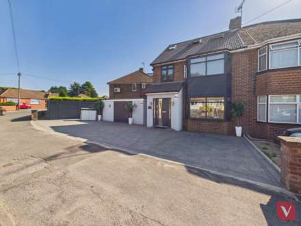 Sundown Avenue, Dunstable, Image 39
