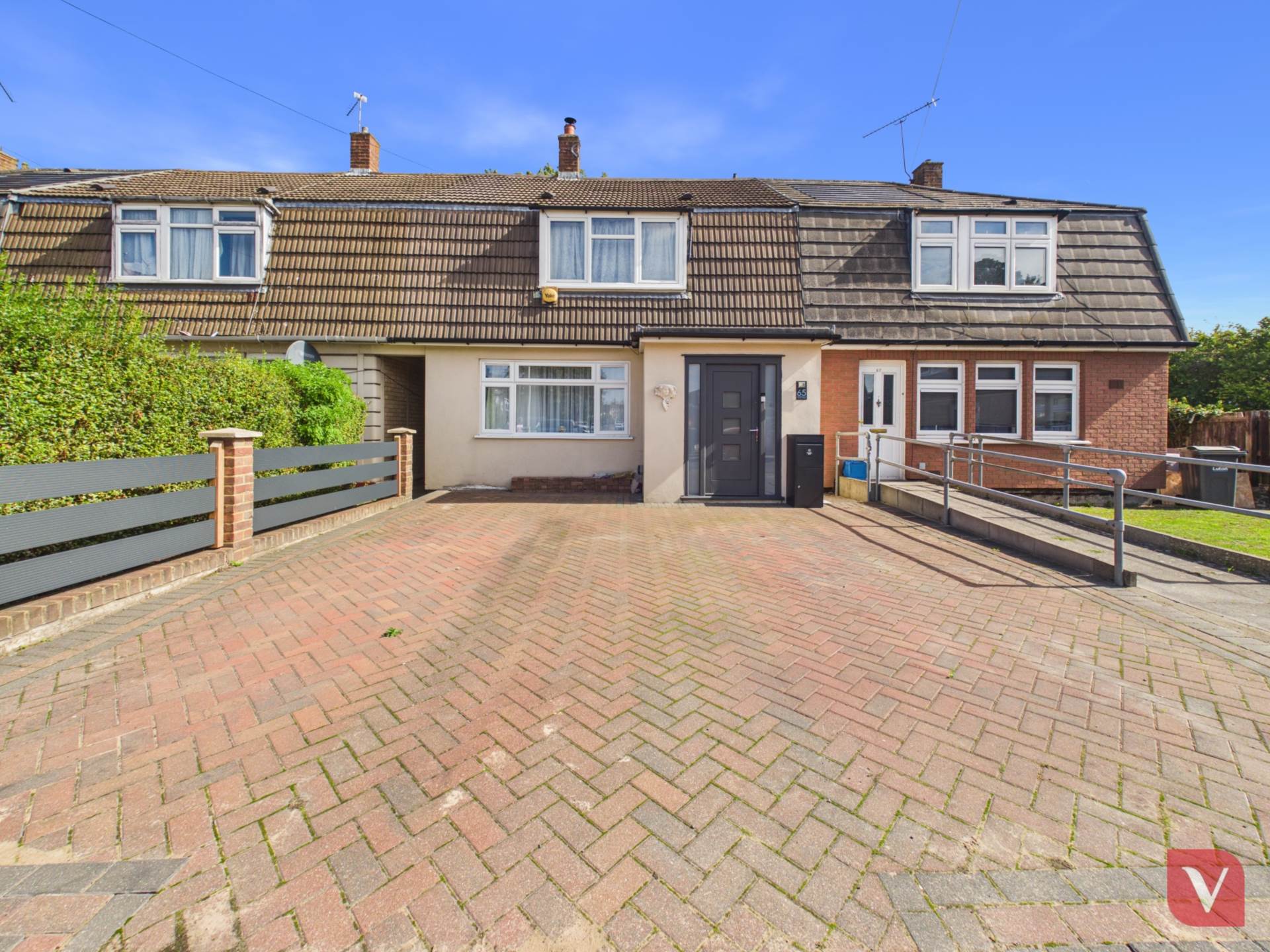 Hurst Way, Luton, Image 1