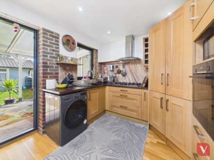 Hurst Way, Luton, Image 14
