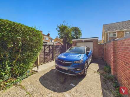 Marsh Road, Luton, Image 24