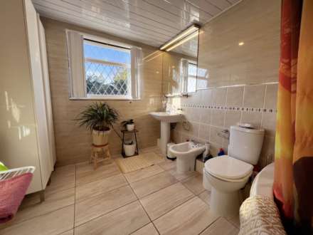 Derby Road, Luton, Image 16